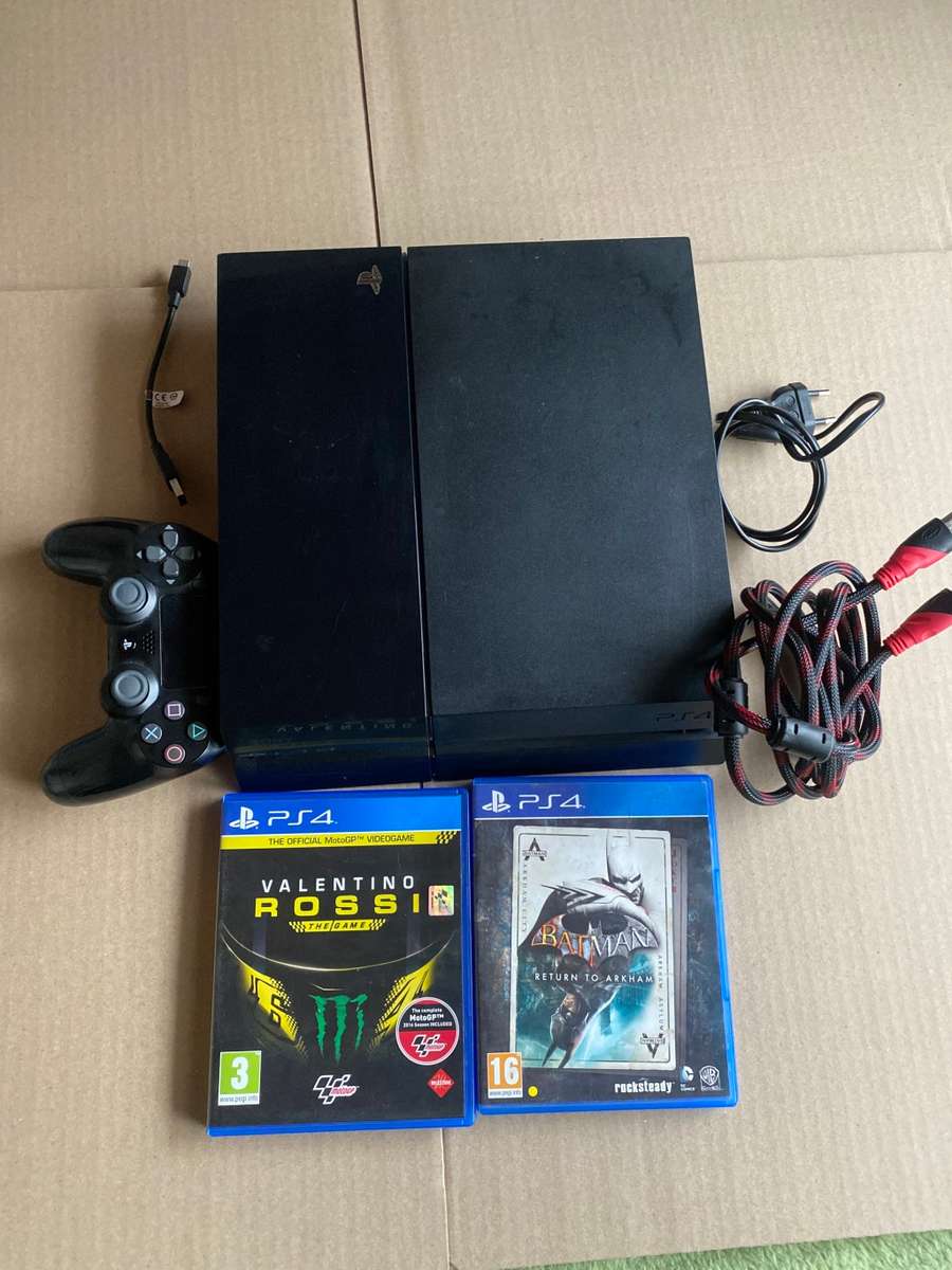 PS4  CONSOLE* 1TH HDD*MODEL:CUH-1116A*2 GAMES *500 GB HDD * 1 SONY CONTROLLER*GOOD CONDITION
